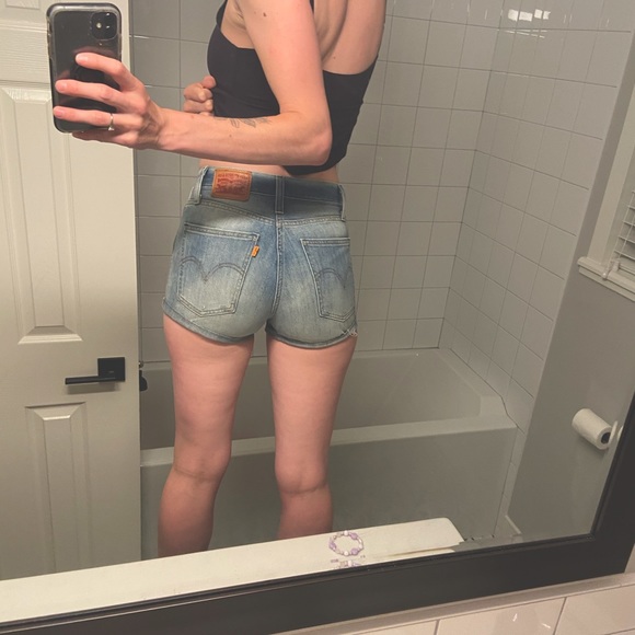 Levi Jean shorts - Picture 4 of 4